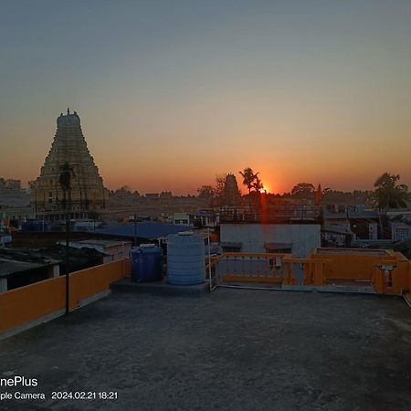 Vicky'S Home Stay Hampi Exterior foto