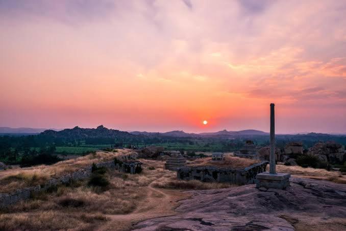Vicky'S Home Stay Hampi Exterior foto